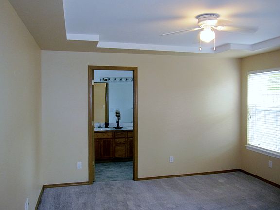 5th image of 15716 92nd Ct SE