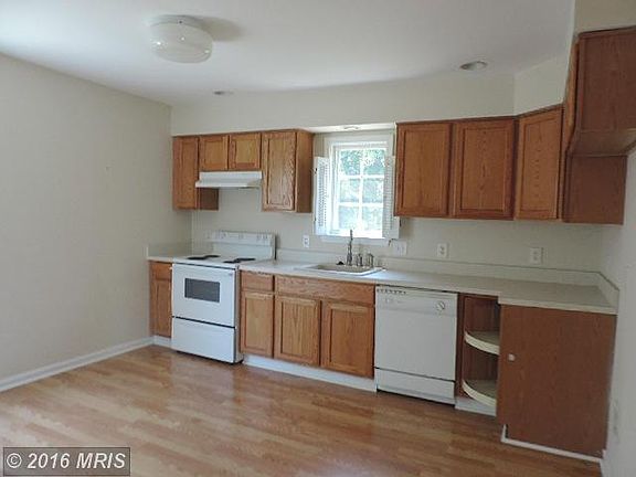 5th image of 313 Mallard Dr