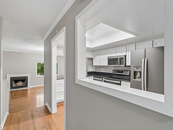 5th image of 5203 BAYSHORE BOULEVARD #5