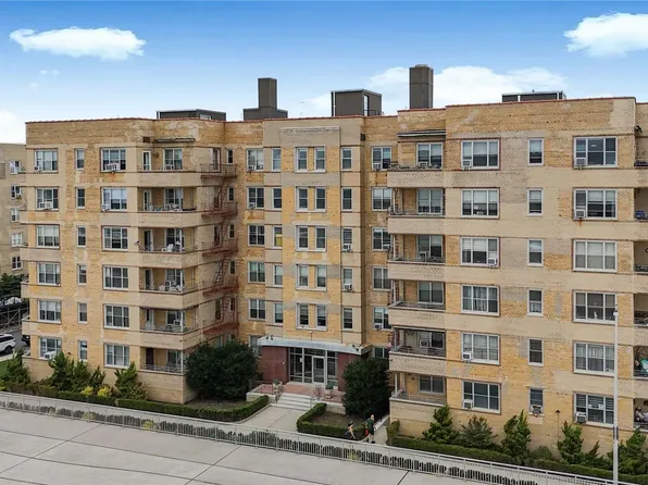 121-16 Ocean Promenade #4J, Rockaway Park, NY 11694