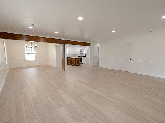 4th image of 107 Carey Ln
