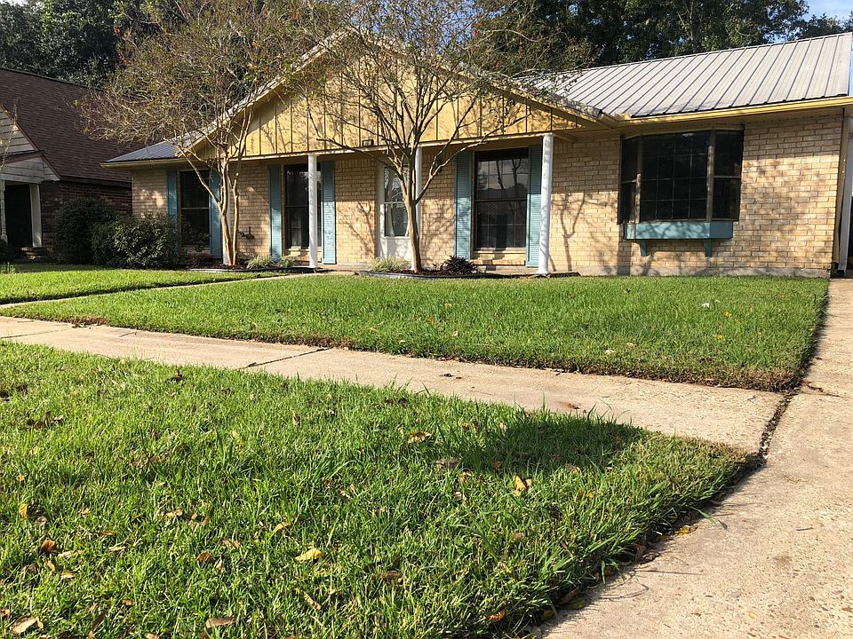 1st image of 307 Marseilles Dr