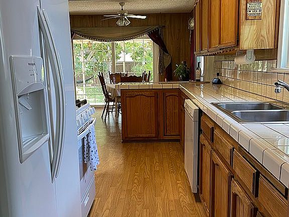 4th image of 4148 San Anseline Ave