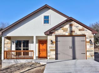 221 4th St, Ingram, TX 78025