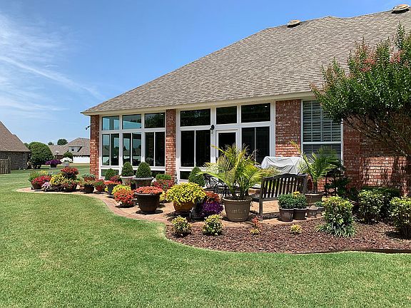 4th image of 11800 Maple Park Dr