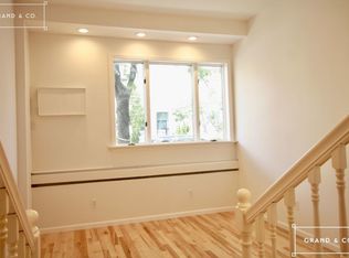 190 Norman Ave #1B, Brooklyn, NY 11222