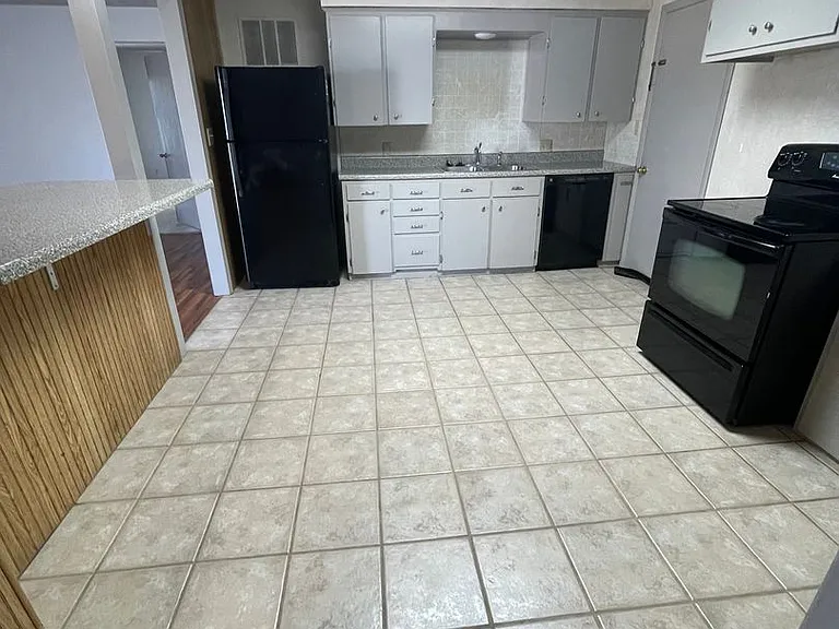 3809 Forest Ave — Photo 3