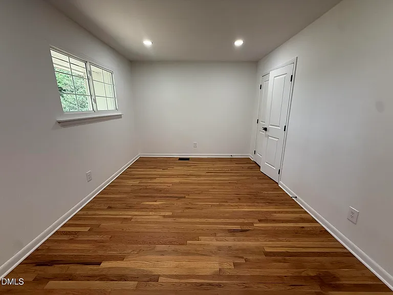 708 Hawes Ct #C — Photo 11