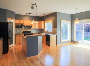 42 Hidden Creek Hts NW, Calgary, AB T3A6K8