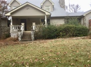 3580 Trace Ck Rd, Mcewen, TN 37101