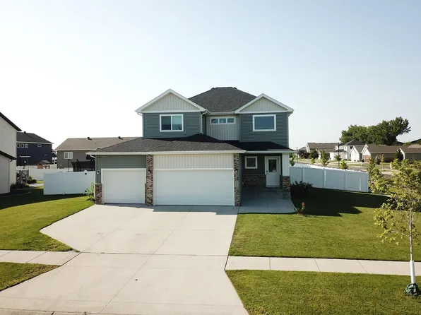 5494 Tanner Ave S, Fargo, ND 58104