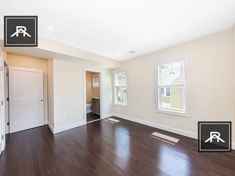 122 Jerome St — Photo 13