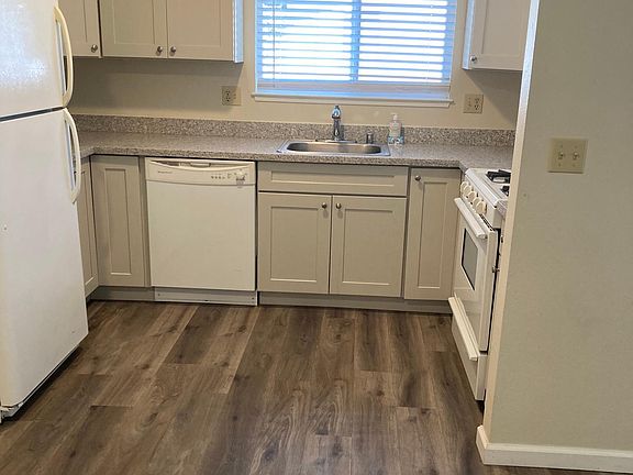4th image of 2655 Mar Vista Dr APT A