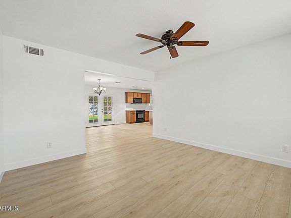 5th image of 1917 S WINDSOR Street