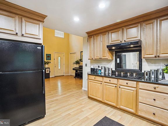 5th image of 3605 Aspen Ct