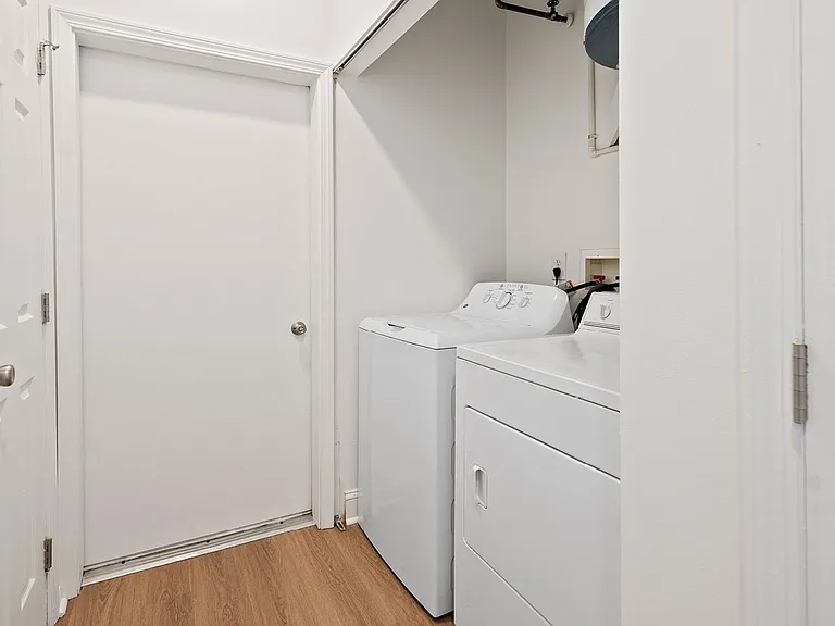 Kinwood Apartments — Photo 41