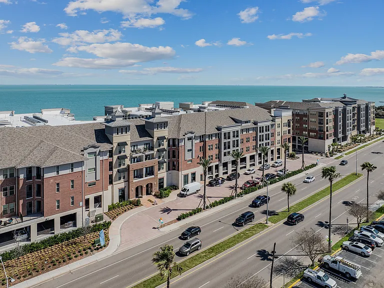 The Alexa Luxury Apartments I & II — Photo 24