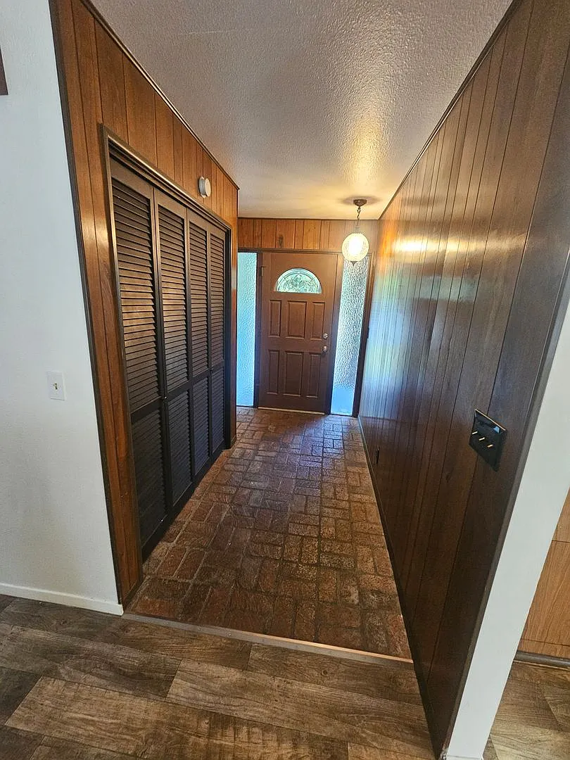 Spacious Home For Rent in Corning! — Photo 3