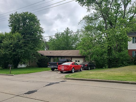 2nd image of 335 N Shawnee Blvd