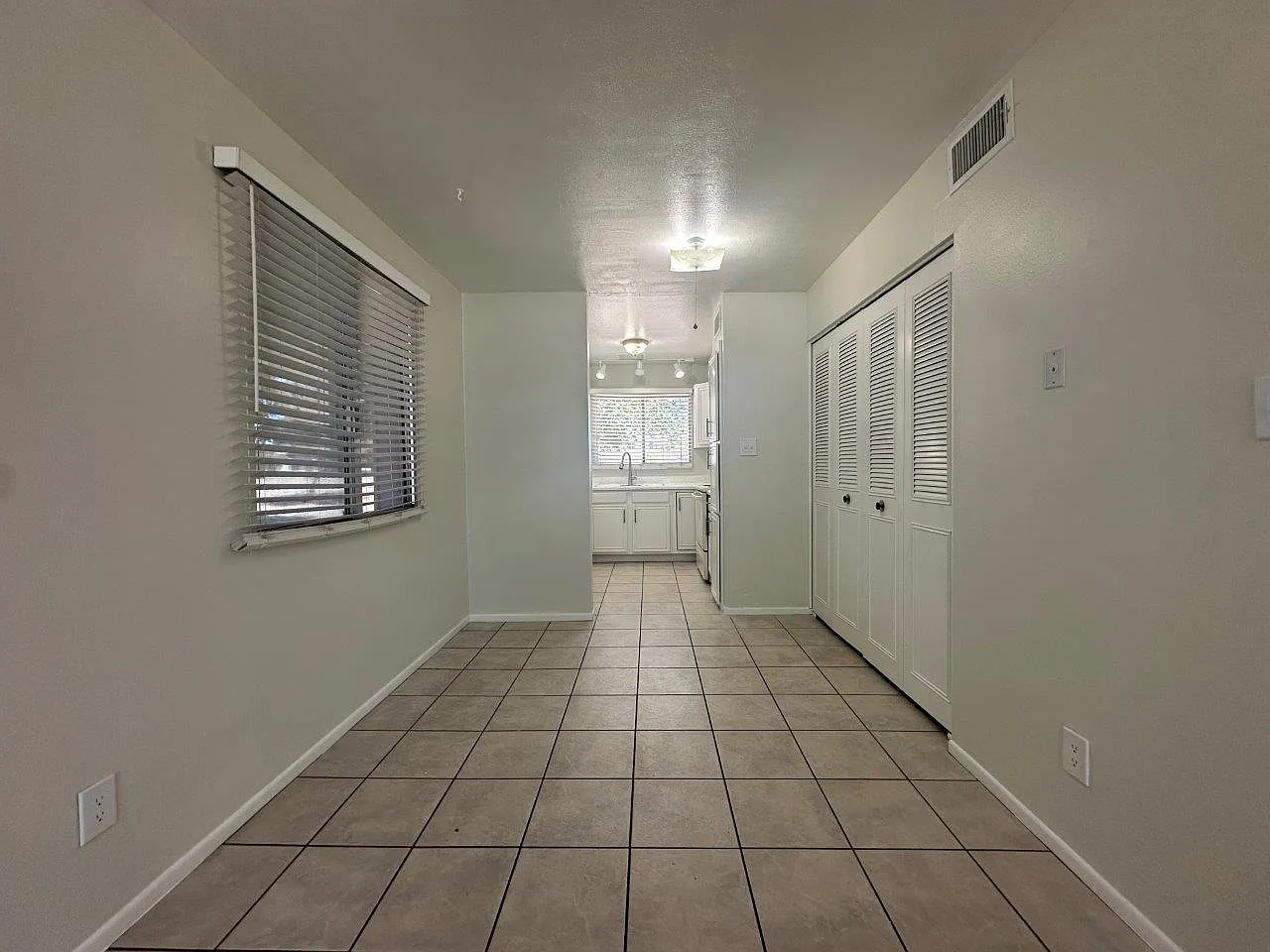 2 bed, 792 sqft, $1,595 — Photo 4