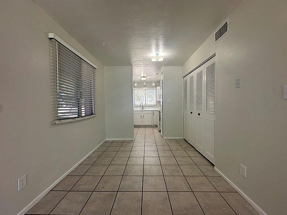 4th image of 1134 E Dunbar Dr