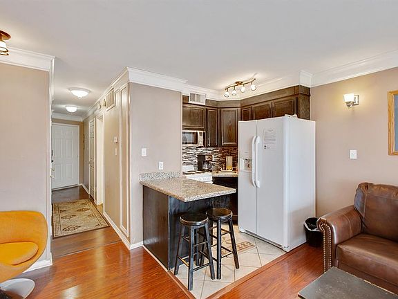 4th image of 6102 Seawall Blvd #111