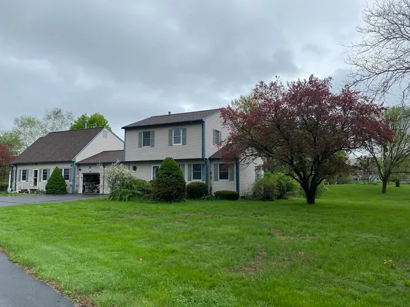 14 Plain Rd #B, South Deerfield, MA 01373