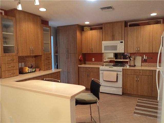 1st image of 1956 SW 15th Ct