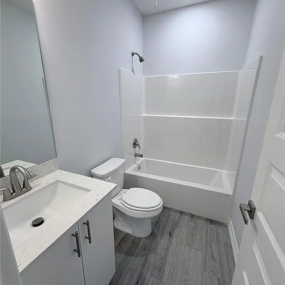 1704 Clinton St #1 — Photo 6