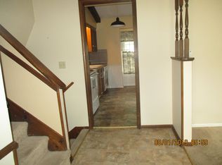 9303 W 82nd Ter, Overland Park, KS 66204