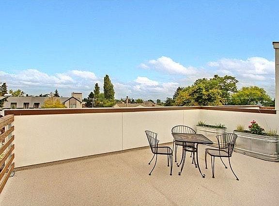Roof top deck