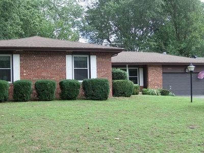 1212 Woodland Cir, Bolivar, MO, 65613