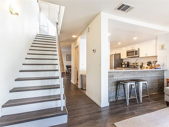 4th image of 715 Micheltorena St