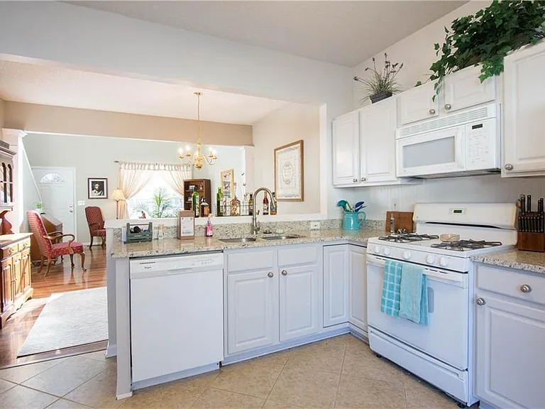 2507 Timbercreek Cir — Photo 12
