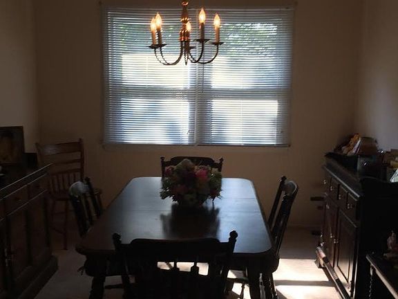 4th image of 305 Pennington Ct