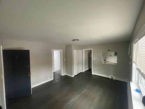 4th image of 747 E 118th St #8