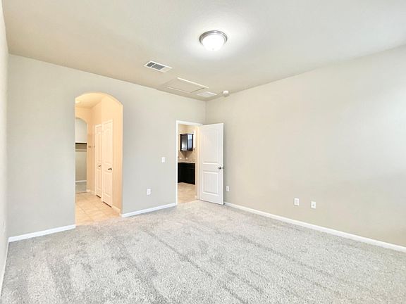 4th image of 409 Crater Lake Dr