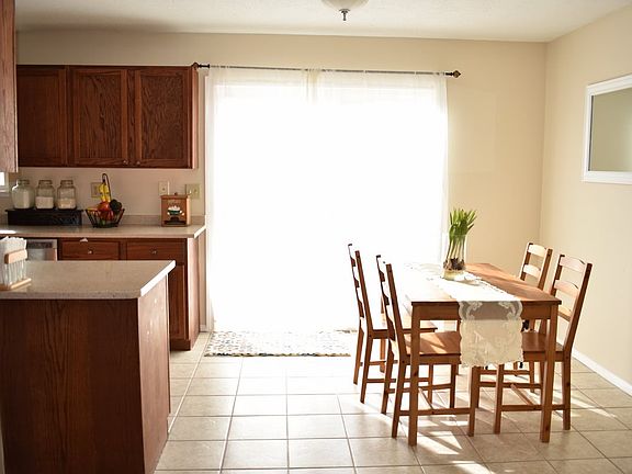 4th image of 537 E Valley Dr