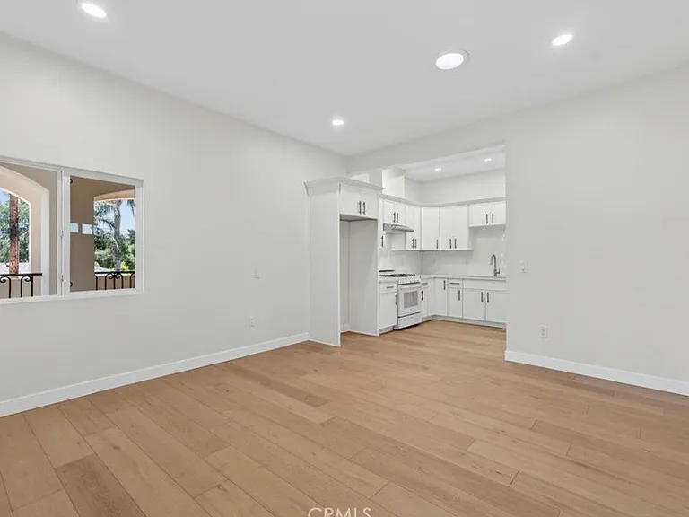 760 N Huntington St — Photo 6