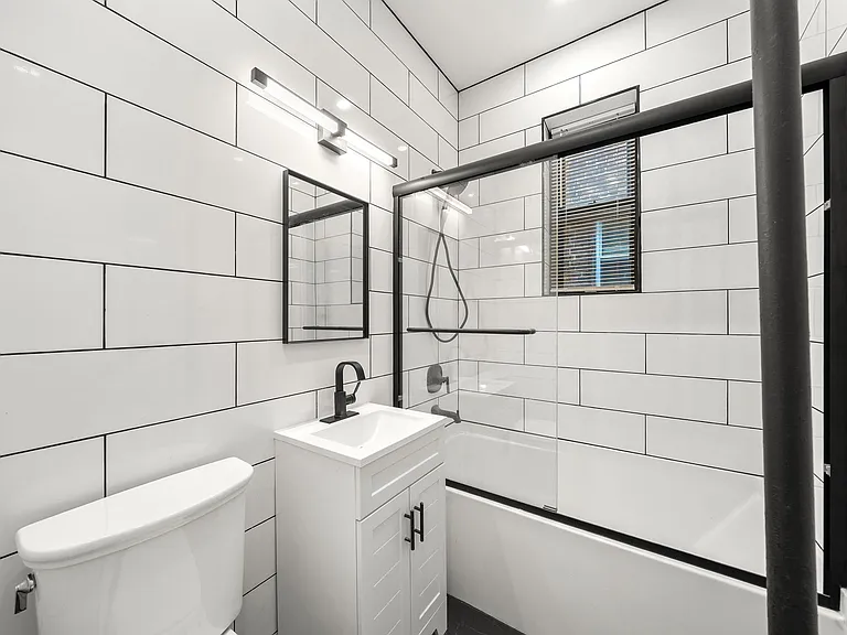 219 Mallory Ave #2 — Photo 10