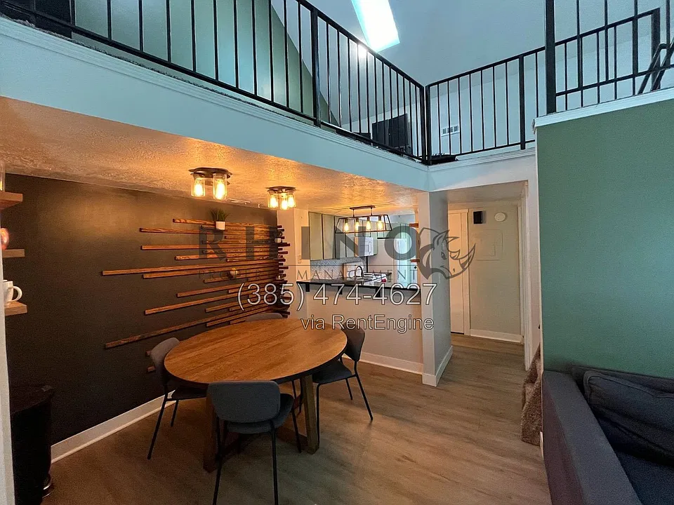 1398 W Beacon Hill Cir