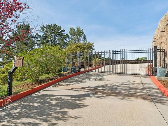 2nd image of 9 Edgehill Way