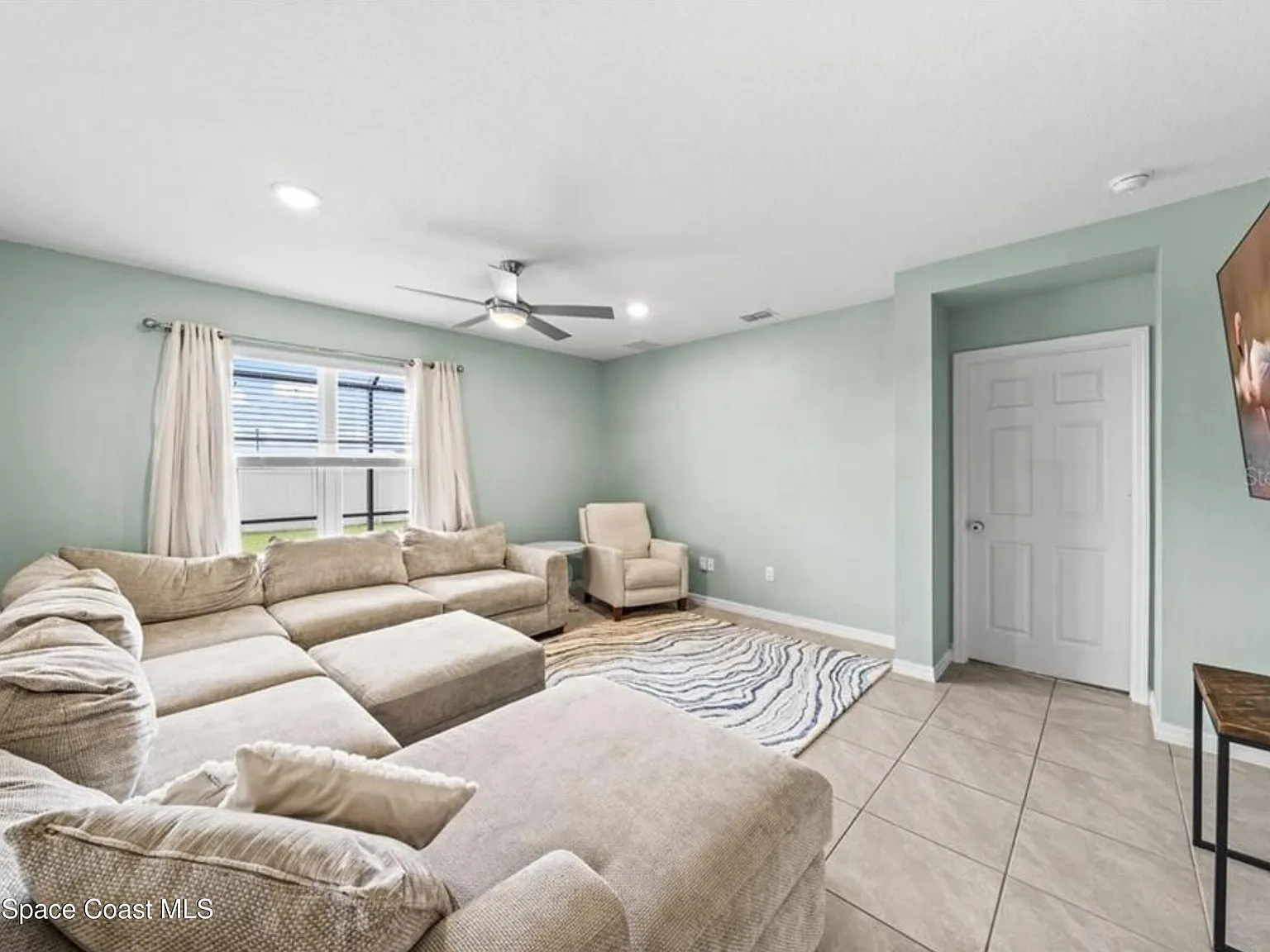4 bed, 2.0 bath, 1846 sqft, $2,700 — Photo 4