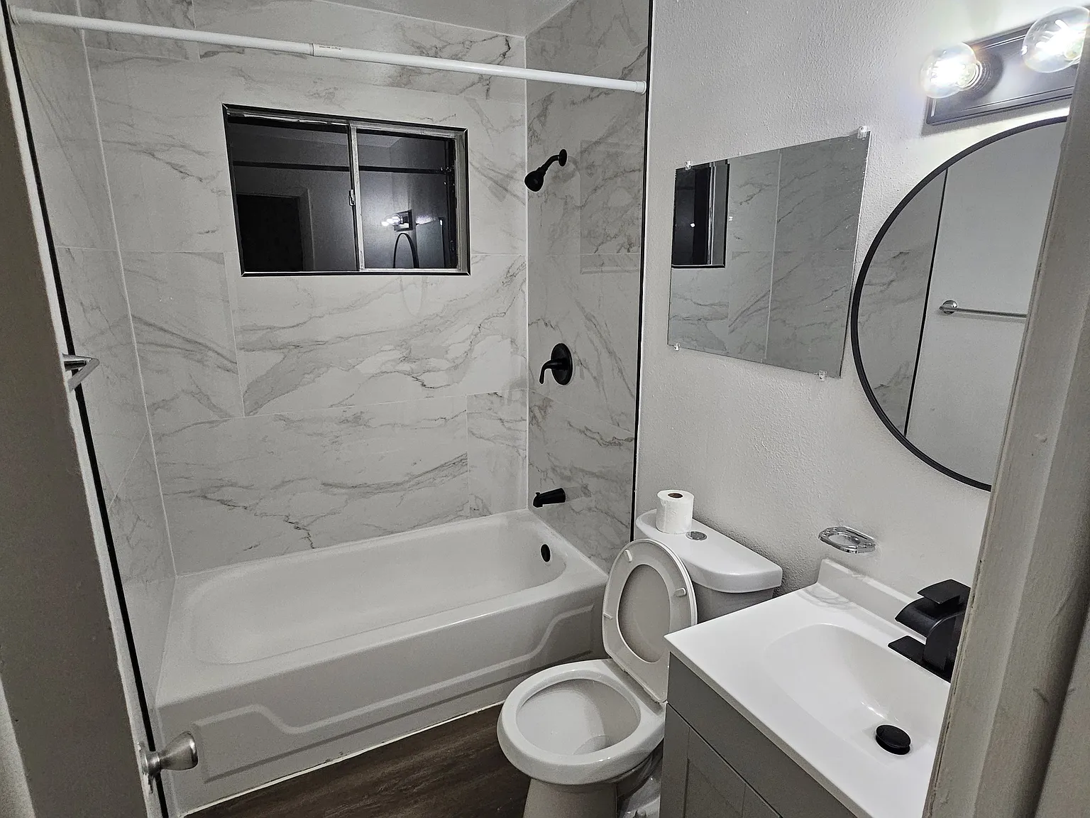 2 bed, 820 sqft, $1,200 — Photo 1