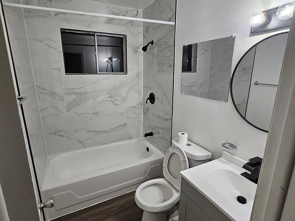 1114 W Mesa Ave #1