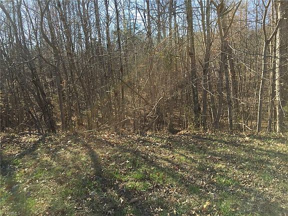 2nd image of 186 Hash Ln