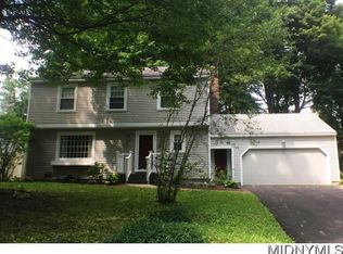 10 Canterbury Dr, Clinton, NY 13323