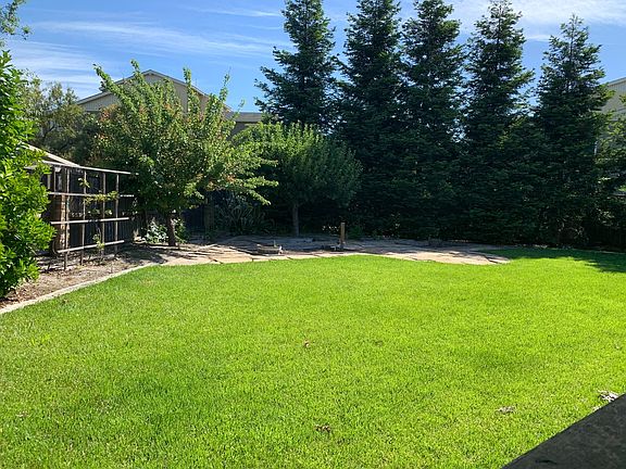 4th image of 820 Lombard Way