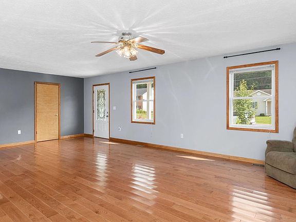 4th image of 109 Stone Trace Dr