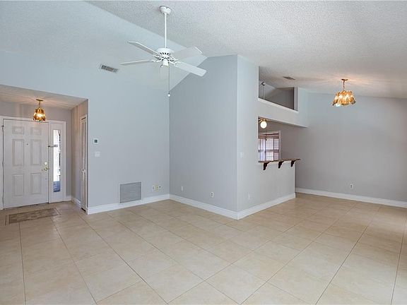 4th image of 5943 Shore Breeze Ln